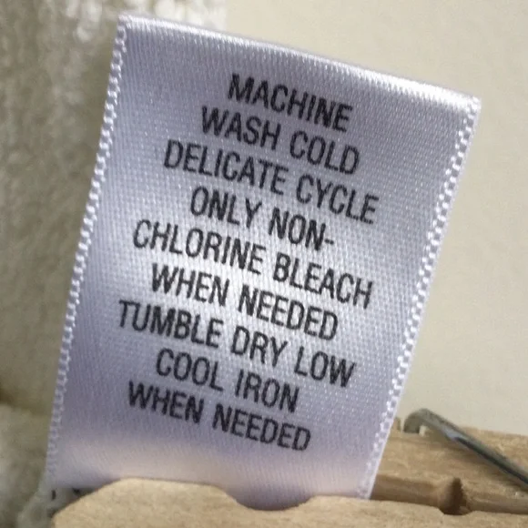 Sonoma Oversized Soft V-Neck Sweater, off-white, labeled size XL - Picture 6 of 8